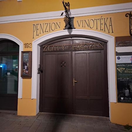 Penzion a Vinoteka Hrozen Kroměříž Esterno foto