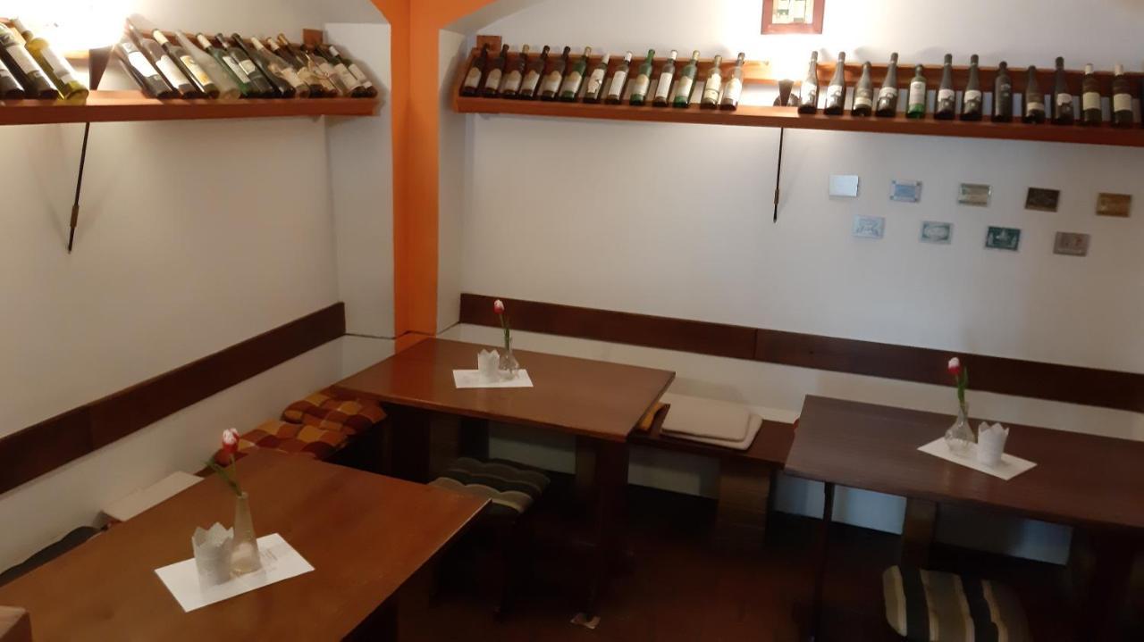 Penzion a Vinoteka Hrozen Kroměříž Esterno foto